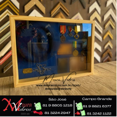 QUADRO PORTA MEDALHAS SOB MEDIDA COM VIDRO MOLDURA CAIXA NATURAL