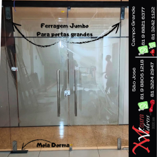 Porta dupla com ferragem Jumbo ( grandes dimensões) 