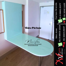 MESA MODELADA REVESTIDA DE VIDRO  PINTADO DE BRANCO