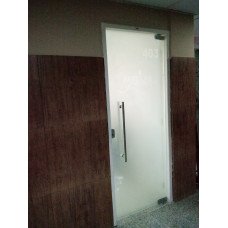 PORTA DE VIDRO TEMPERADO COM ADESIVO JATEADO PARA CLÍNICA MÉDIA