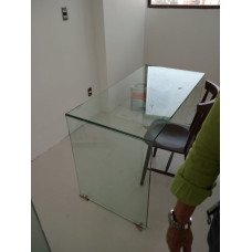 MESA DE VIDRO COM COLAGEM UV